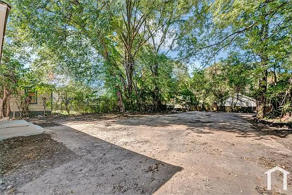 1356 Quinn Ave — Photo 17