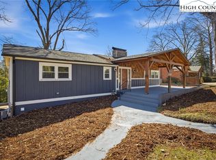 223 W Park Dr, Morganton, NC 28655