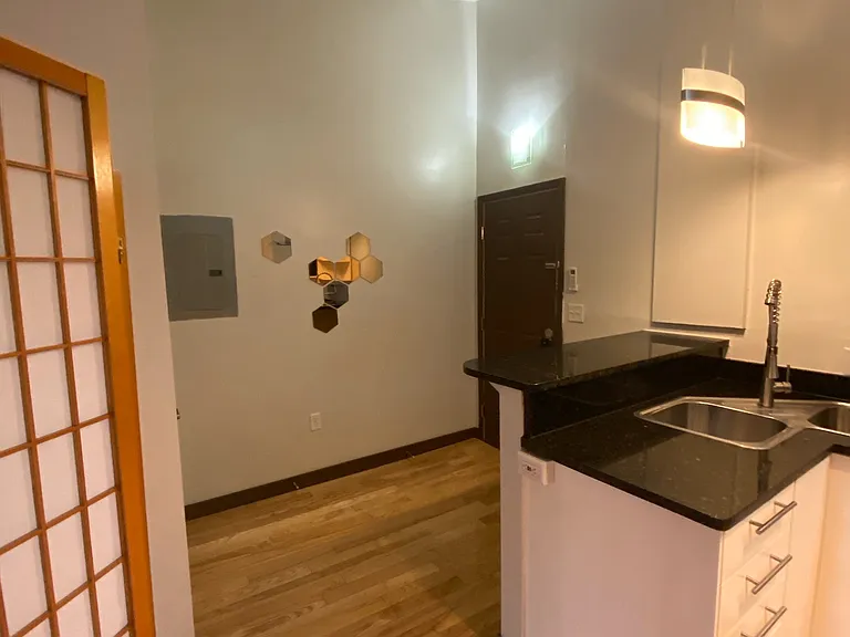 925 N Calvert St #3R — Photo 8