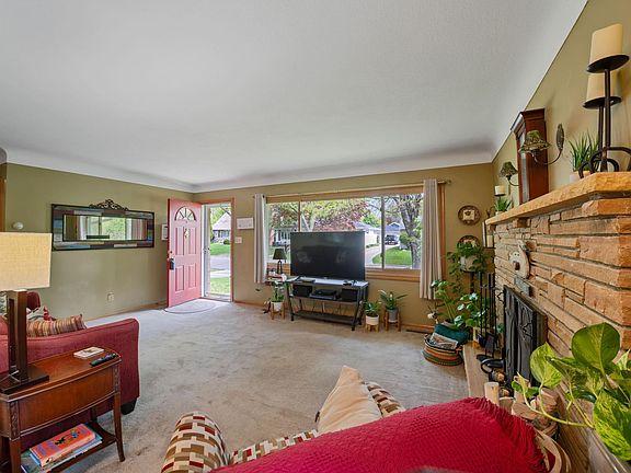 4th image of 1339 Manomin Ave