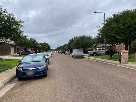 Exterior Neighborhood (street photo)