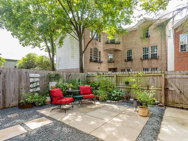 5235 Blossom St — Photo 25