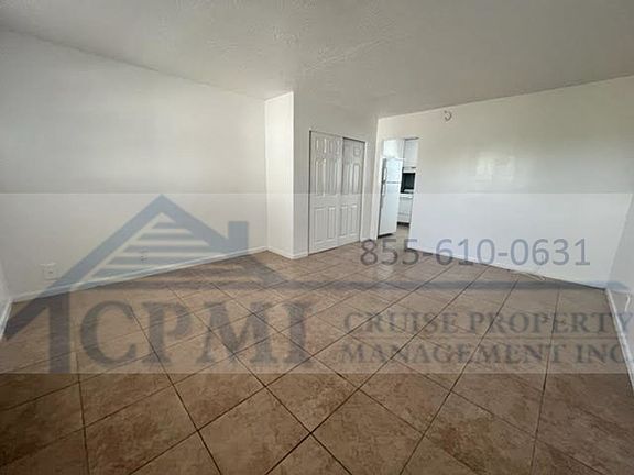 5th image of 100 NE 9th St APT 10