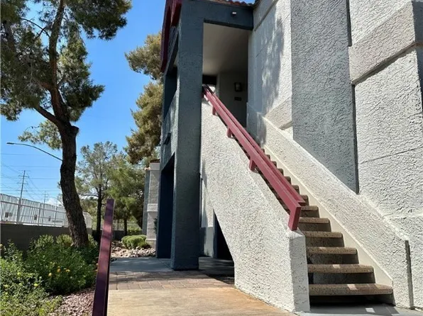 8600 W Charleston Blvd APT 1020, Las Vegas, NV 89117