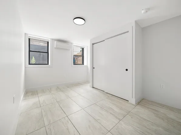 417 Maple Street image 14 of 19