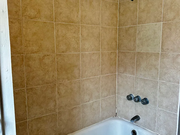 305 School St — Photo 10