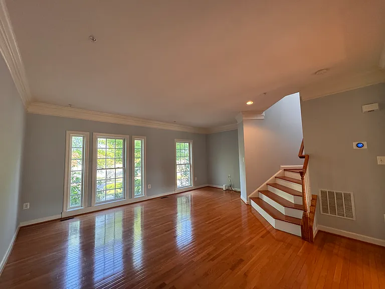 3670 Carriage Hill Dr — Photo 18