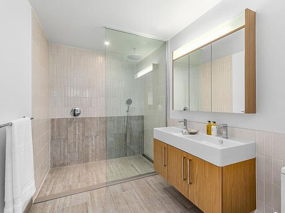 5th image of 415 Red Hook Ln APT 20D