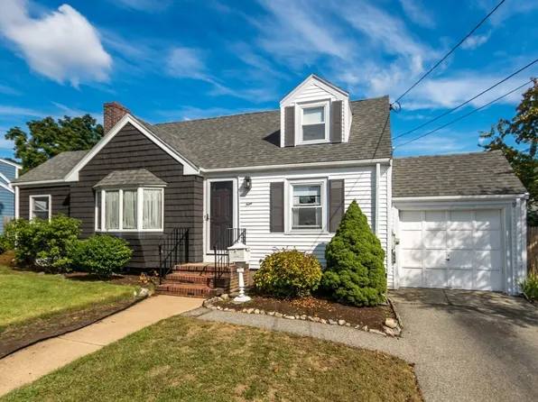 9 Grosvenor Rd, Waltham, MA 02453