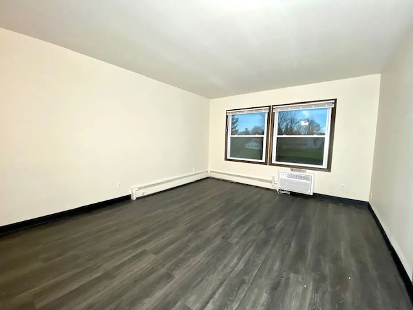 Marilot Apartments — Photo 2