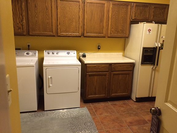 4th image of 1690 Epping Forest Dr
