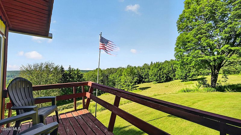 5th image of 298 Meade Road