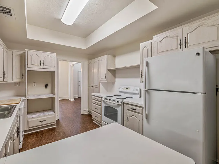 4400 Carter Creek Pkwy #306 — Photo 7