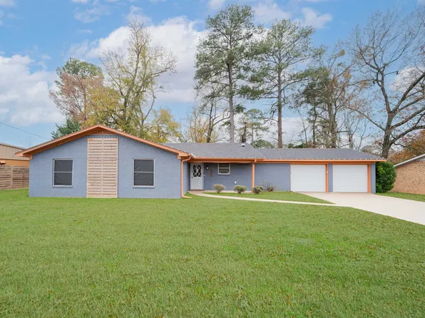 1302 Dennis Dr, Longview, TX 75605