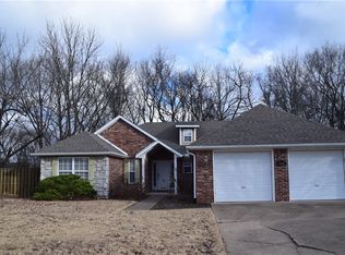 4946 W Waverly Rd, Fayetteville, AR 72704