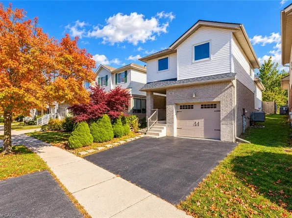 268 Keewatin Ave, Kitchener, ON N2B 3W4