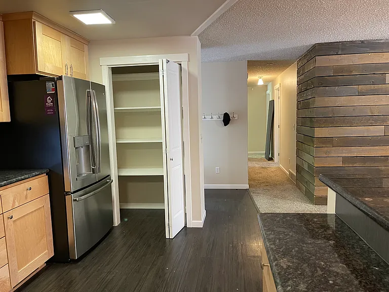 1622 N Willow Rd — Photo 9