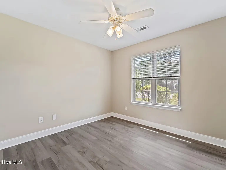 3200 Paramount Way — Photo 16