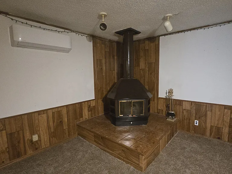 909 S Park St — Photo 16