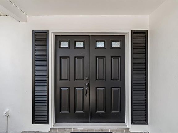 3rd image of 775 Capri Blvd