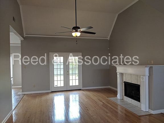3rd image of 1528 Far Dr
