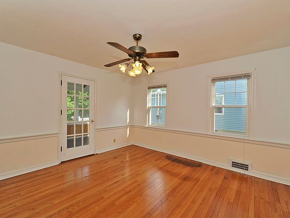 3rd image of 455 Essex Ave