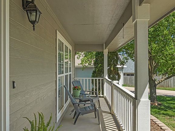 3rd image of 3639 SW Glendale Dr