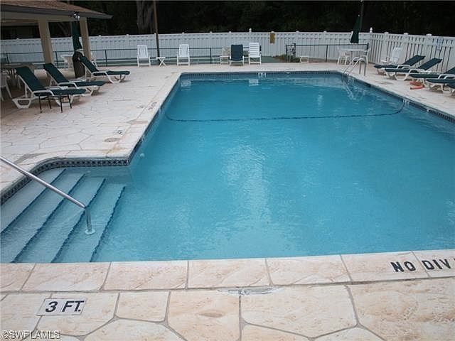2nd image of 10031 Maddox Ln