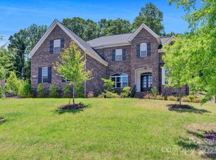 2017 Belle Grove Dr, Waxhaw, NC 28173