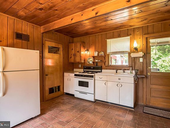 5th image of 1777 Fries Mill Rd