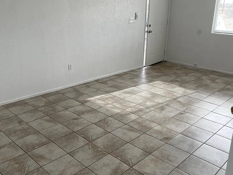 Verbena Rd — Photo 3