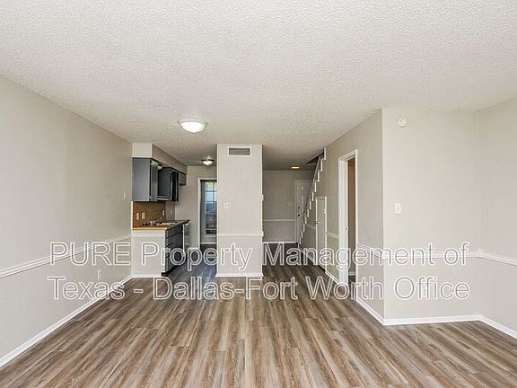 5th image of 1128 Highbush Dr