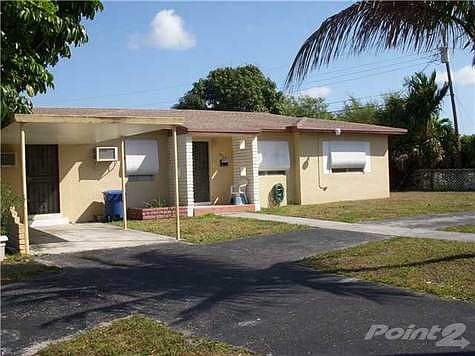 1st image of 925 NE 160th St