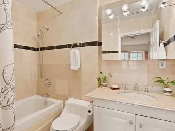 340 Cabrini Boulevard image 6 of 8