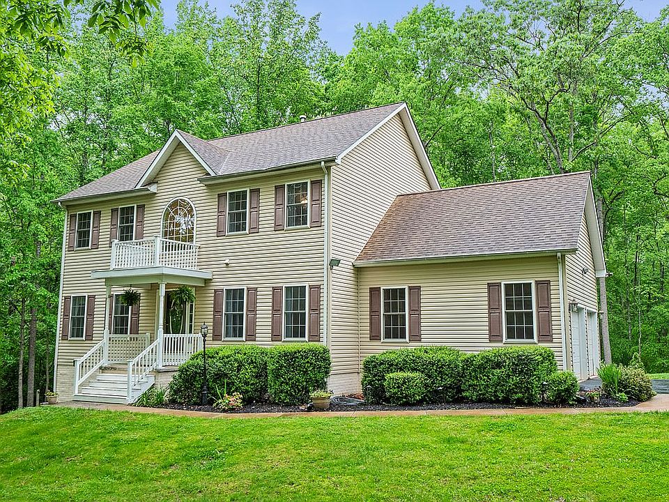 1st image of 19 Red Hill Dr
