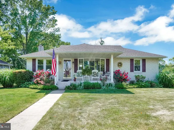 3932 Sharoden Dr, York, PA 17408