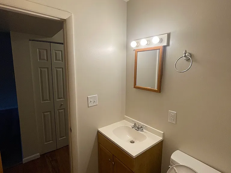 Colonial Estates — Photo 11