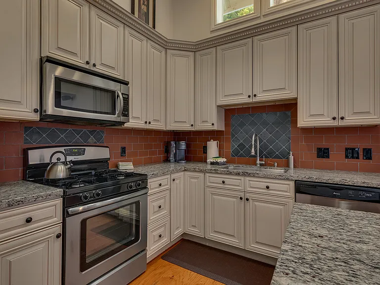 4511 Muletail Dr — Photo 14