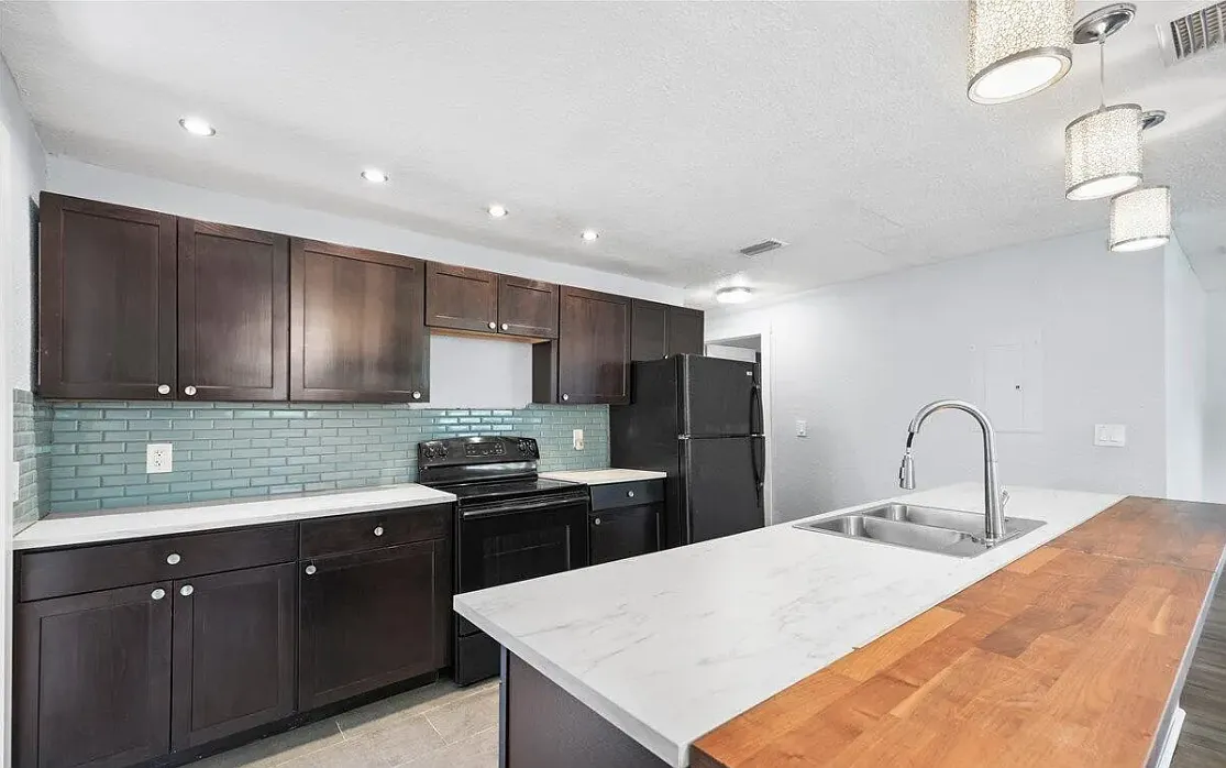 4 bed, 1.5 bath, 1413 sqft, $1,550 — Photo 2