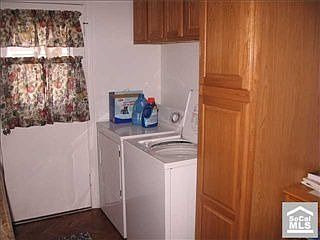 3rd image of 15961 Glazebrook Dr