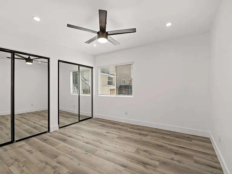 2729 Frankel St #1/2 — Photo 15