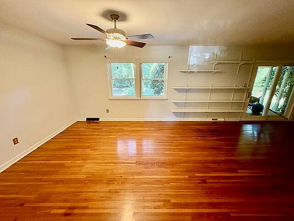 5th image of 1737 Somerset Cir