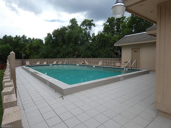 2nd image of 2067 W Lakeview Blvd #4