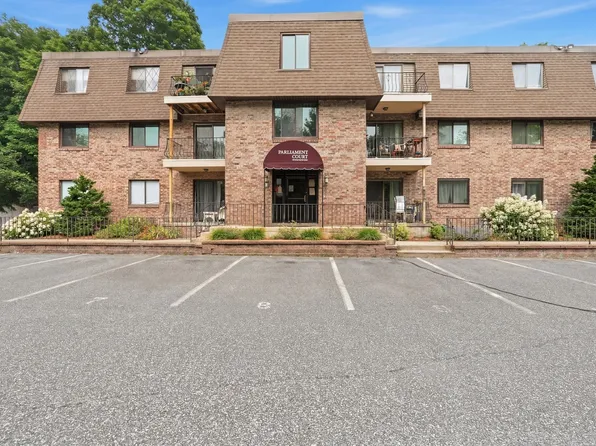 59 School St APT B-2, Northborough, MA 01532