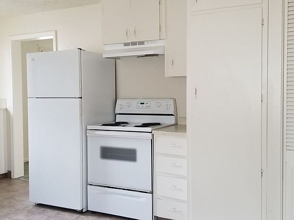 3rd image of 3976-3988 Nestor Ln NE #277