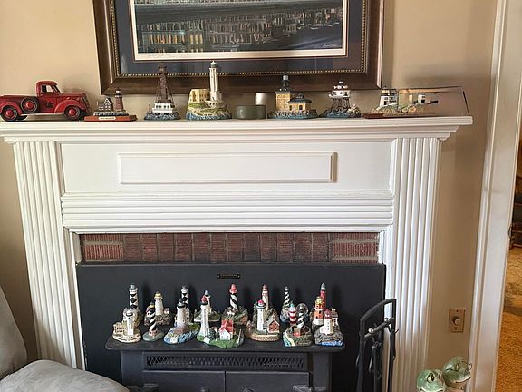 4th image of 823 Sunset Dr