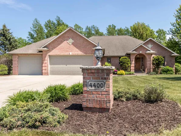 4400 Touchstone Dr, Hobart, WI 54155
