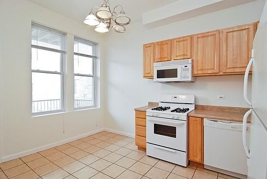 2nd image of 1306 N Western Ave APT 2