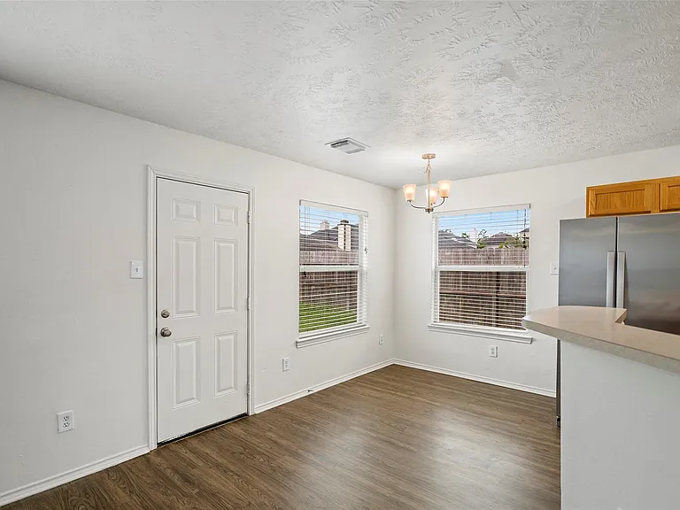 18401 Sunrise Oaks Ct — Photo 12