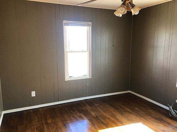 5th image of 1304 S Lewis St #1306
